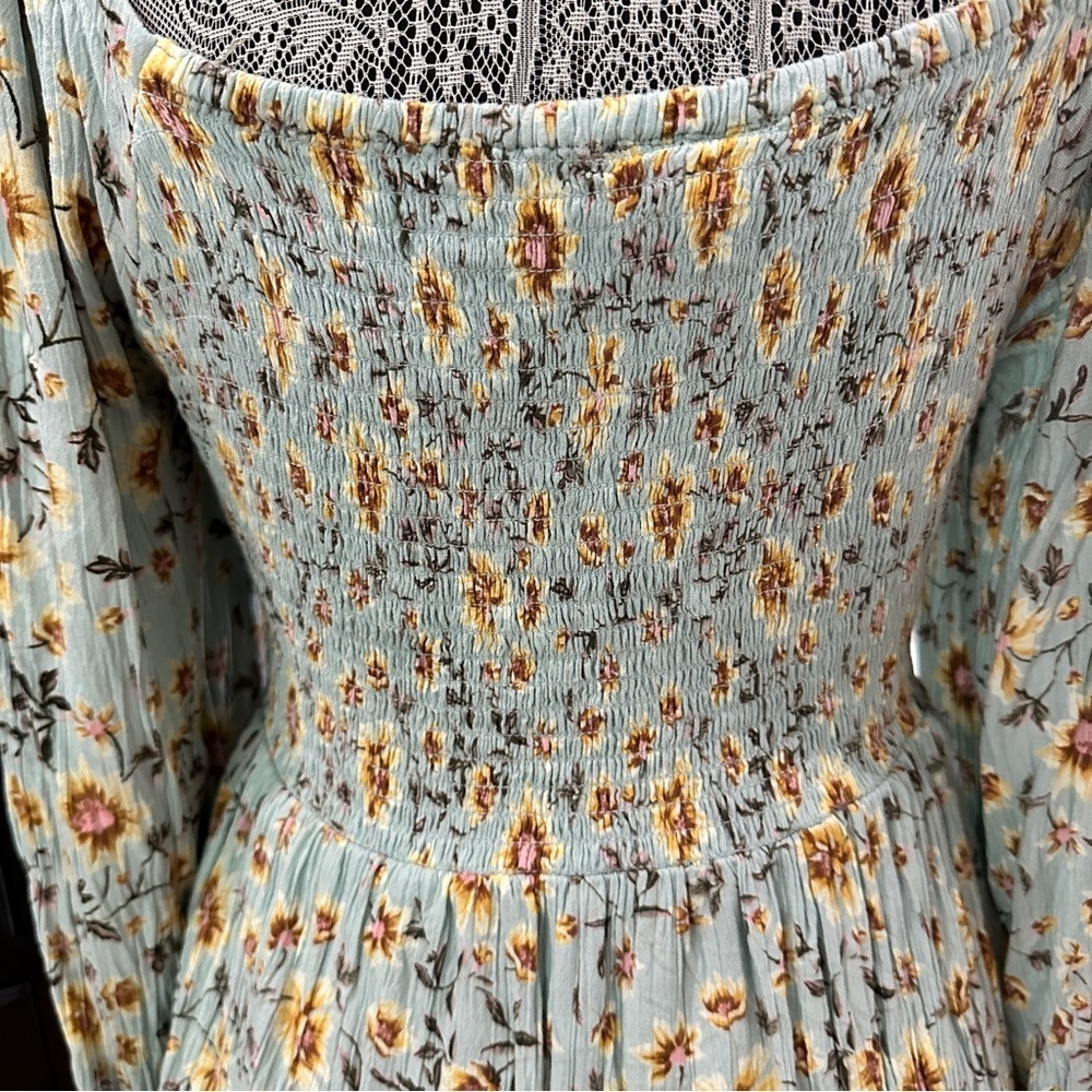Angie Floral Sage Green Babydoll Long Sleeve Boho Smocked Peplum Top Size Small - Picture 8 of 16